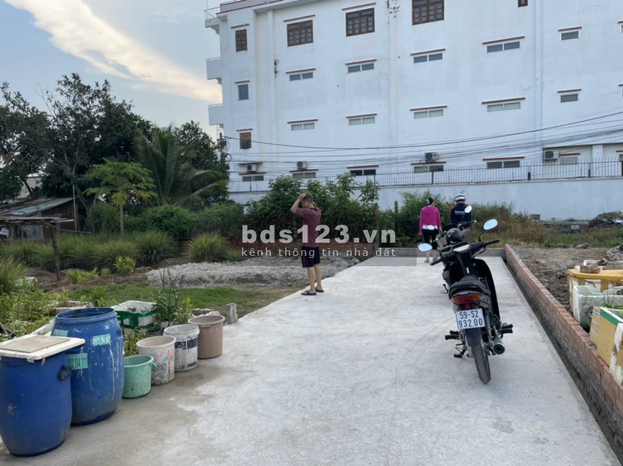 Bán đất hẻm xe tải diện tích 80m thổ cư gần chợ Lò Lu, Quận 9 sổ chính chủ