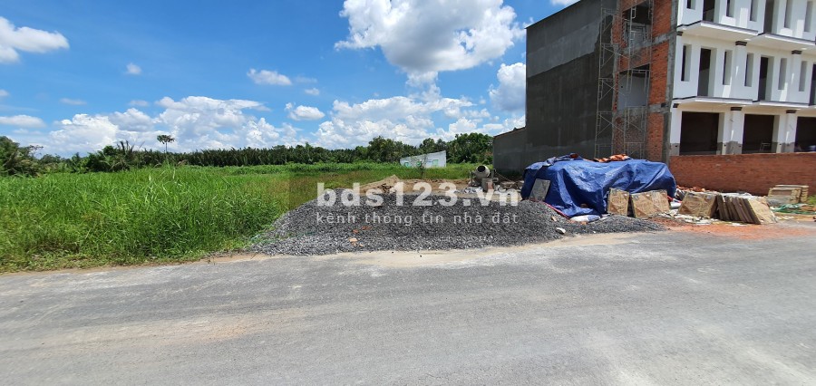 CC bán gấp Lô đất Đức Hòa diện tích 220m2 Full thổ cư, đường 10m cạnh KCN Tân Đức