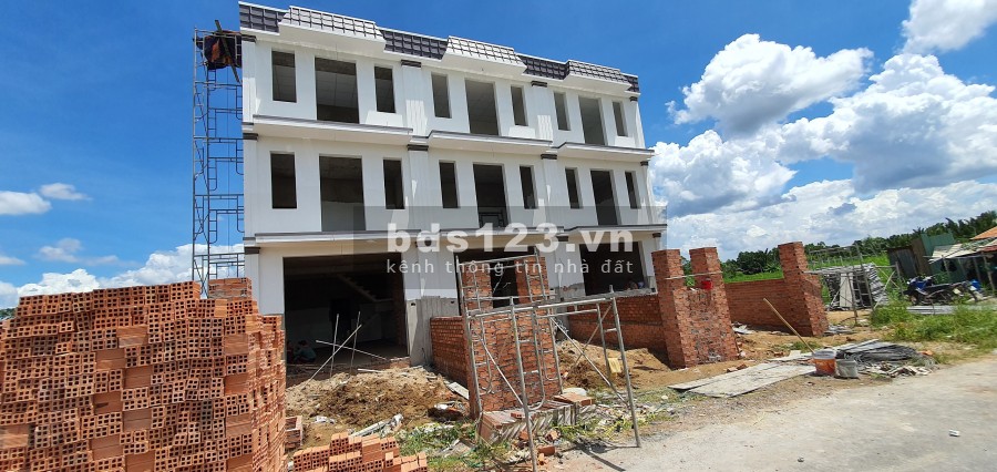 CC bán gấp Lô đất Đức Hòa diện tích 220m2 Full thổ cư, đường 10m cạnh KCN Tân Đức