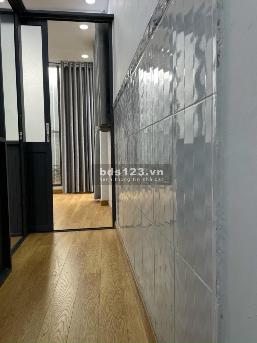 Chính chủ bán nhà đẹp đường Văn Thân, P8, Quận 6, 2 tầng, diện tích 13m2, giá 1.9 tỷ