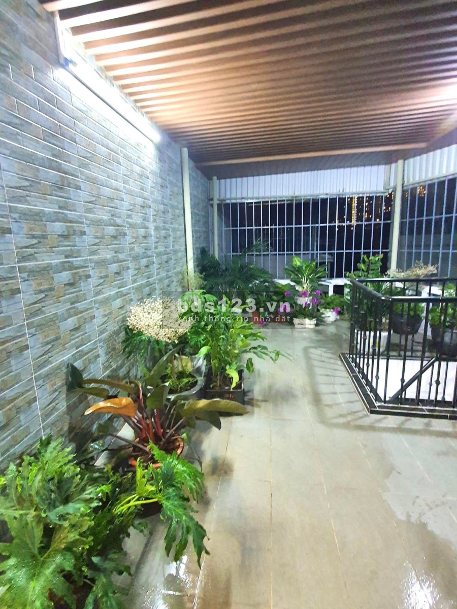 Bán nhà nguyên căn đẹp diên tích 32m2, 5 tầng cách phố Tôn Đức Thắng 30m, giá bán 3.8 tỷ