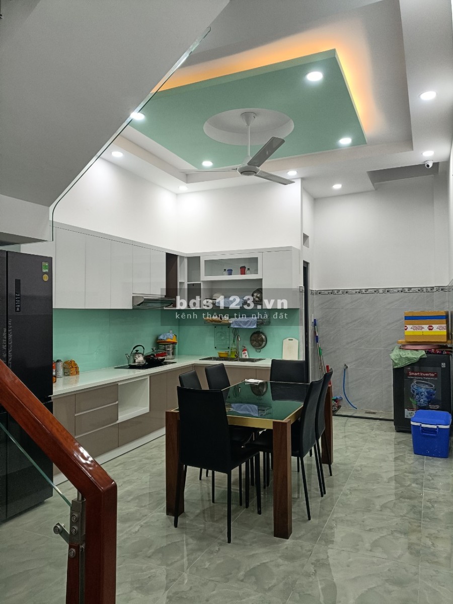 Nhà DTSD 200,4m2 gần bến xe Miền Tây đường Kinh Dương Vương có sổ hồng riêng