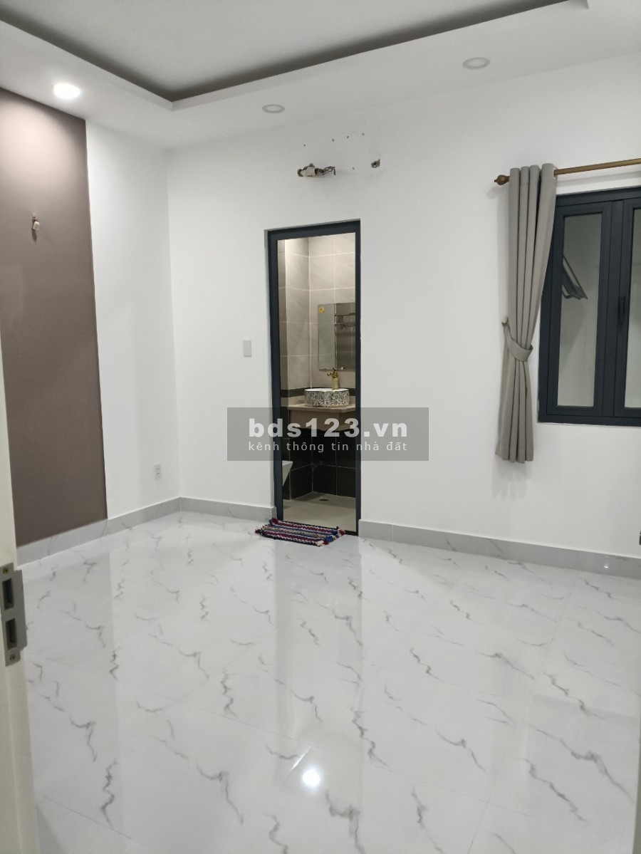 Nhà DTSD 200,4m2 gần bến xe Miền Tây đường Kinh Dương Vương có sổ hồng riêng