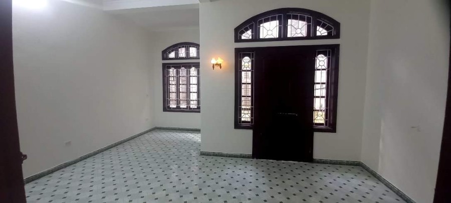 Cần tiền bán gấp nhà phố Bà Triệu, Hà Đông, giá bán chỉ nhỉnh hơn 8 tỷ kinh doanh đỉnh