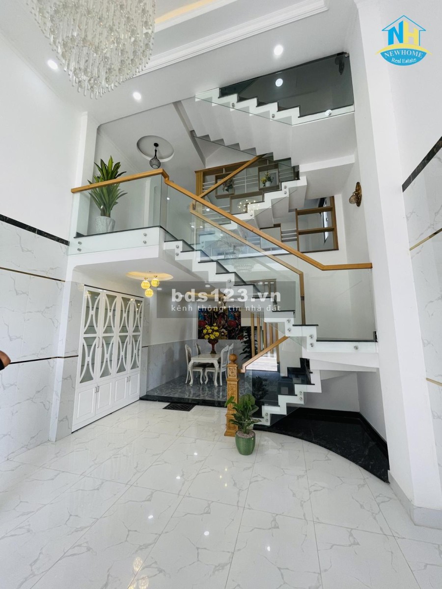 Bán nhà 1 trệt 2 lầu khu đô thị thông minh quận Ô Môn khu dân cư đông đúc, tiện ích đầy đủ