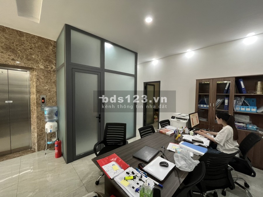 Cho thuê mặt bằng tầng trệt nhà ở diện tích sử dụng nguyên tầng 110m2 - Quận 2