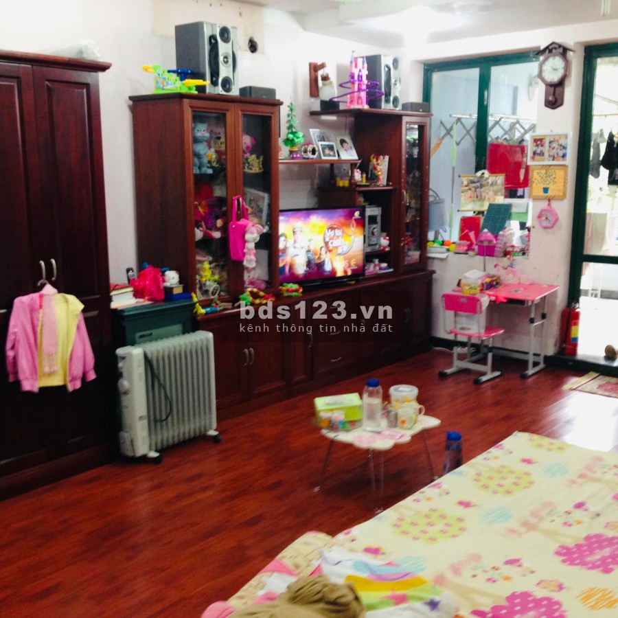 Bán nhà mặt phố vỉa hè Núi Trúc kinh doanh tấp nập mặt tiền rộng 5m, diện tích 72m2, giá 30 tỷ