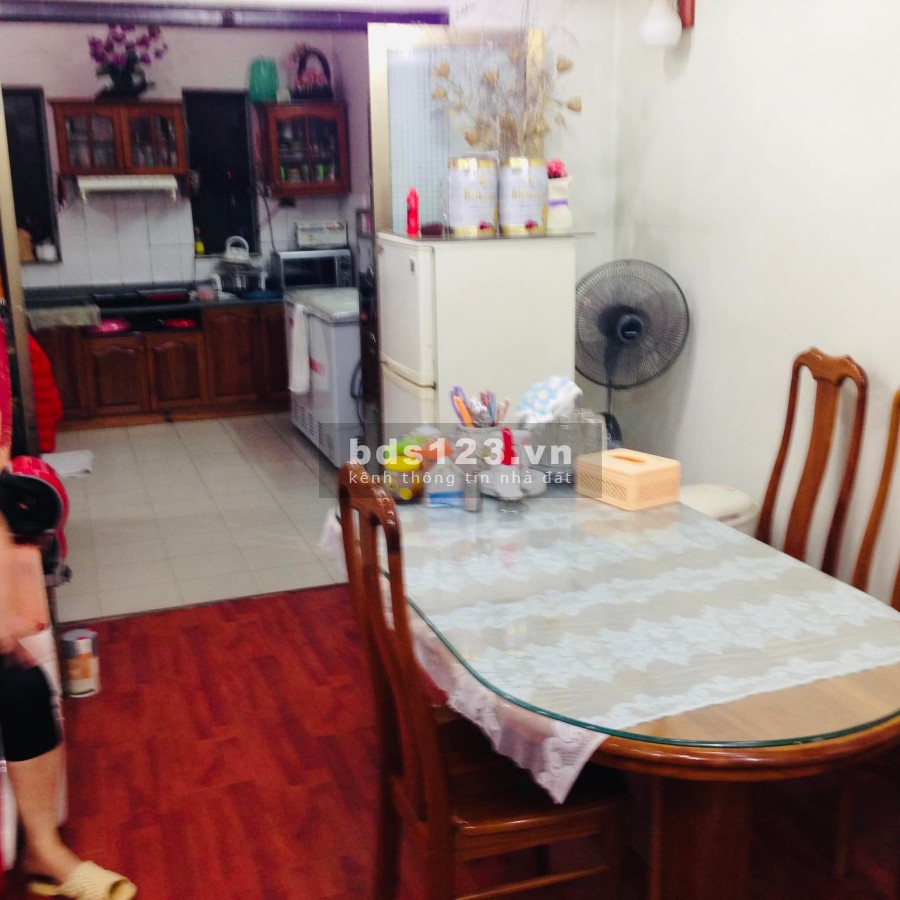 Bán nhà mặt phố vỉa hè Núi Trúc kinh doanh tấp nập mặt tiền rộng 5m, diện tích 72m2, giá 30 tỷ