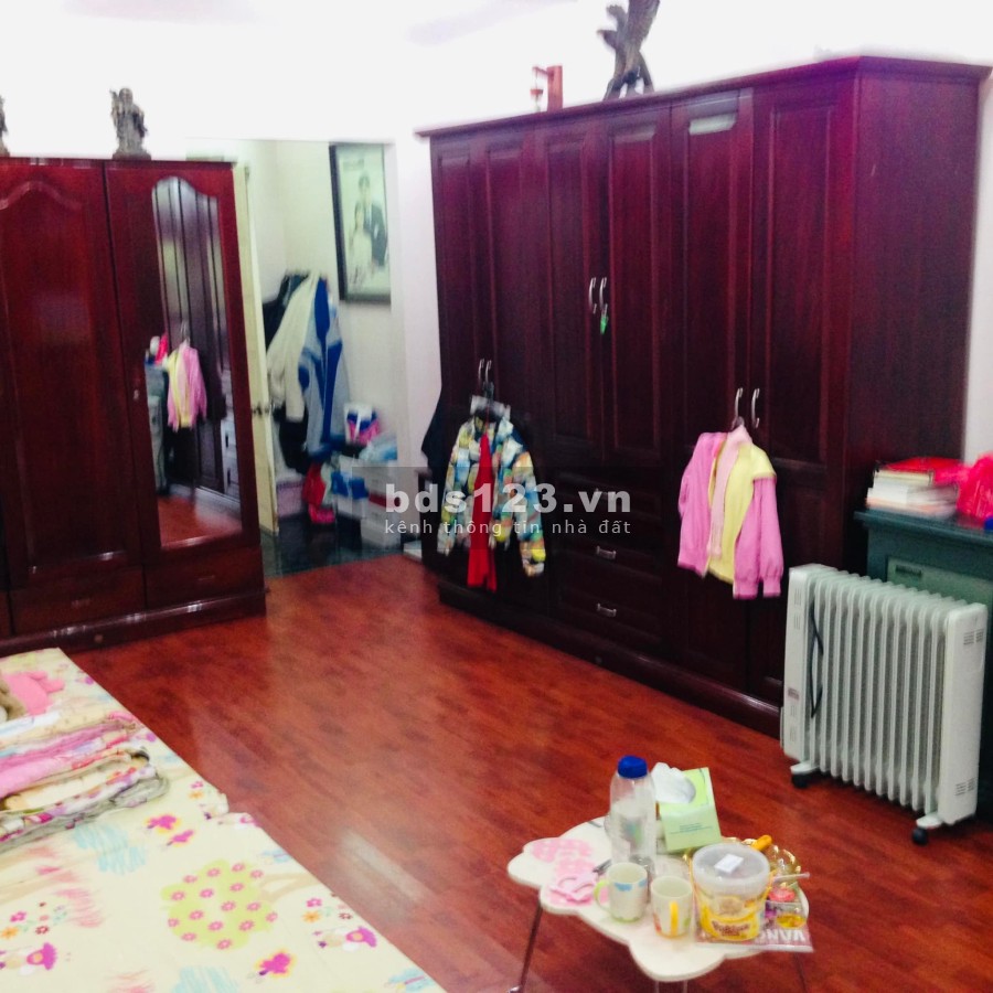 Bán nhà mặt phố vỉa hè Núi Trúc kinh doanh tấp nập mặt tiền rộng 5m, diện tích 72m2, giá 30 tỷ