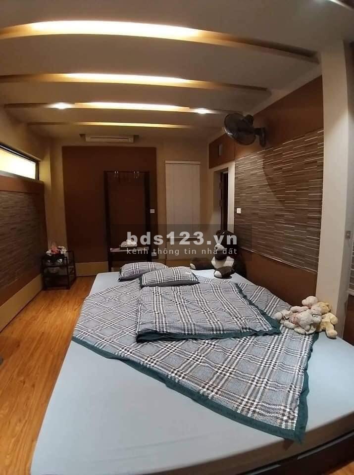Bán nhà phố Đào Tấn kinh doanh dòng tiền hơn 100 triệu thang máy, diện tích 90m2, giá 23.6 tỷ