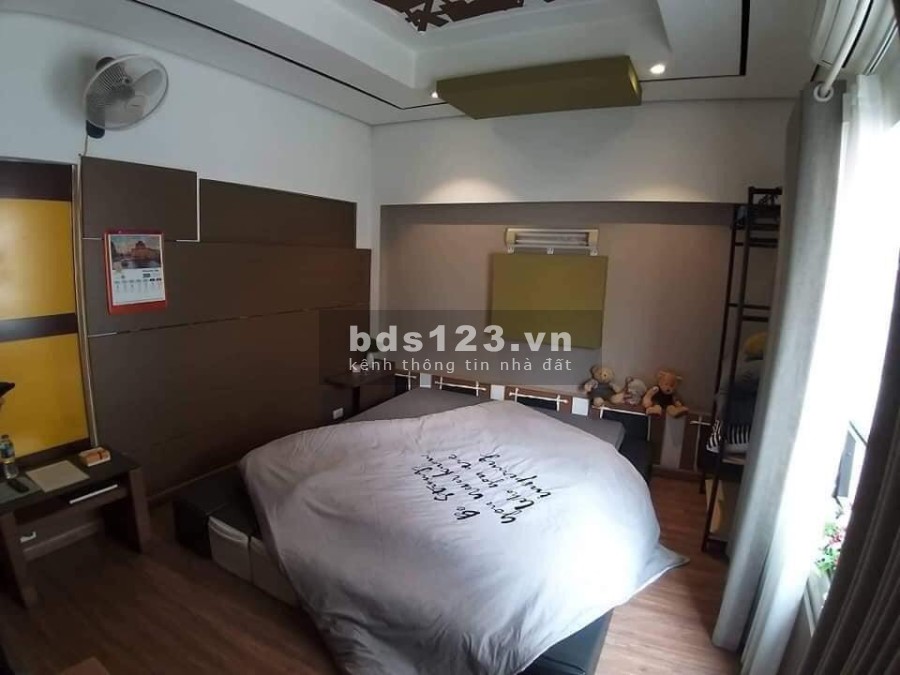 Bán nhà phố Đào Tấn kinh doanh dòng tiền hơn 100 triệu thang máy, diện tích 90m2, giá 23.6 tỷ