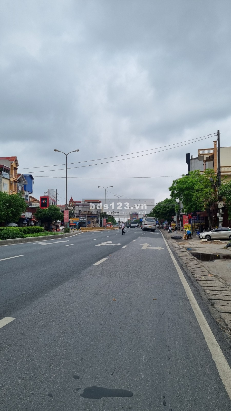 Bán nhà ngã tư Phố Nối - mặt đường vị trí siêu đẹp, thuận tiện kinh doanh