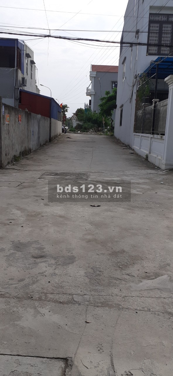 Đất 3 mặt đường, trong đó có 1 mặt đường khu đô thị Mỹ Trung 180m2, có sẵn nhà 2 tầng còn tốt