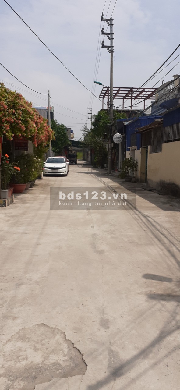 Đất 3 mặt đường, trong đó có 1 mặt đường khu đô thị Mỹ Trung 180m2, có sẵn nhà 2 tầng còn tốt