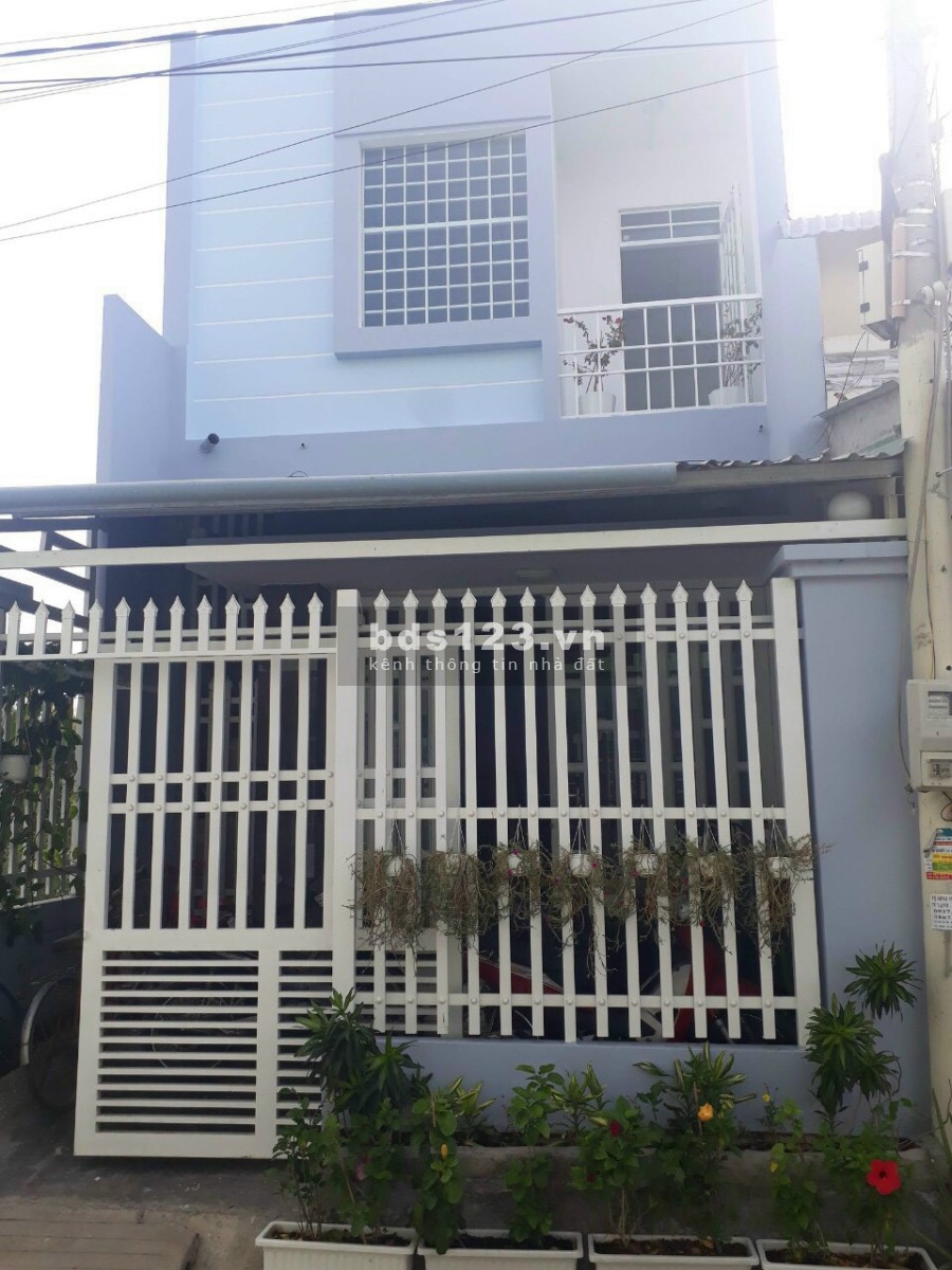 Cần bán nhà khu dân cư Long Hậu giá tốt 2.2 tỷ(3PN- 2wc) thương lượng, lh 0902642506
