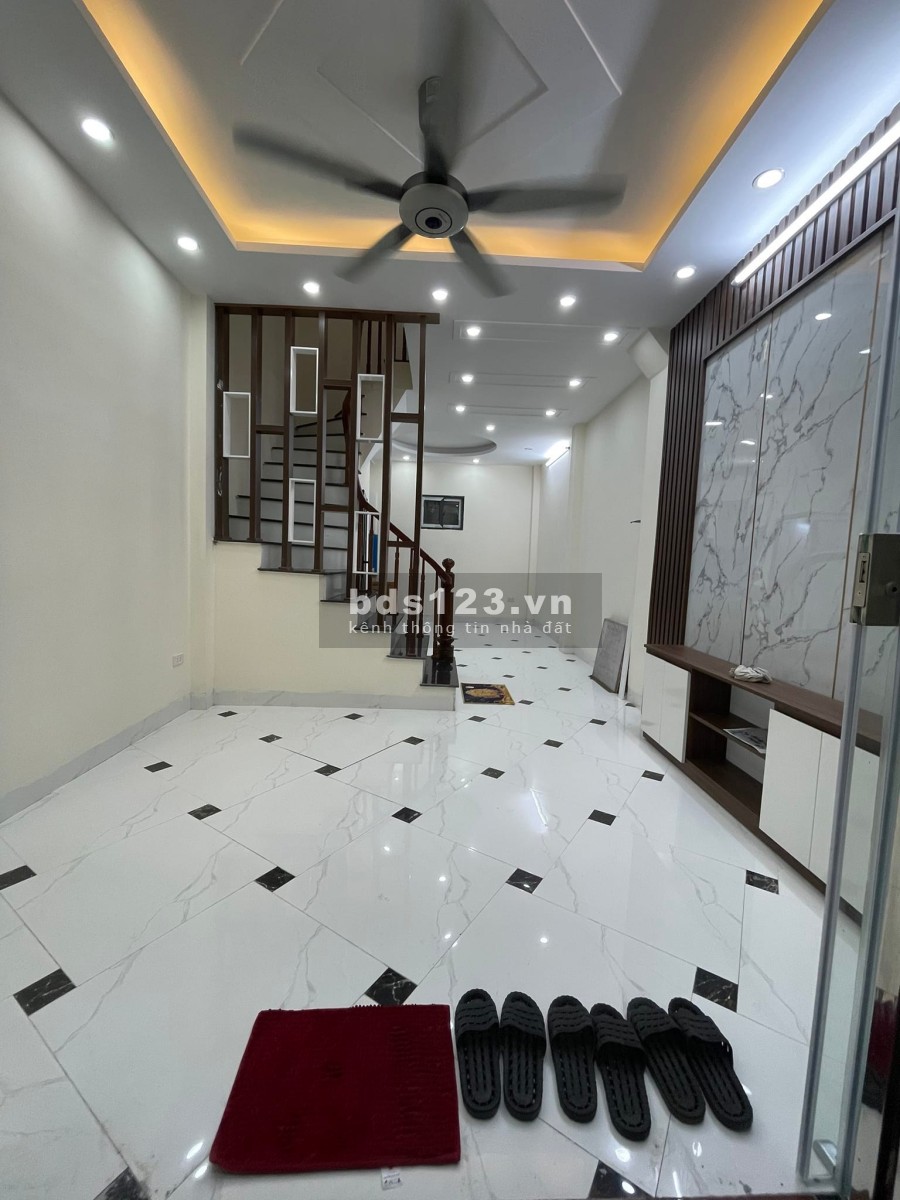 Nhà đẹp 5 tầng trung tâm Cầu Giấy giá 4 tỷ, dtsd 39m2, vào…