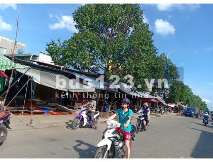 Tôi cần vố mở shop quần áo, bán gấp lô đất 150m2 diện tích 188m2 đất thổ cư shr.