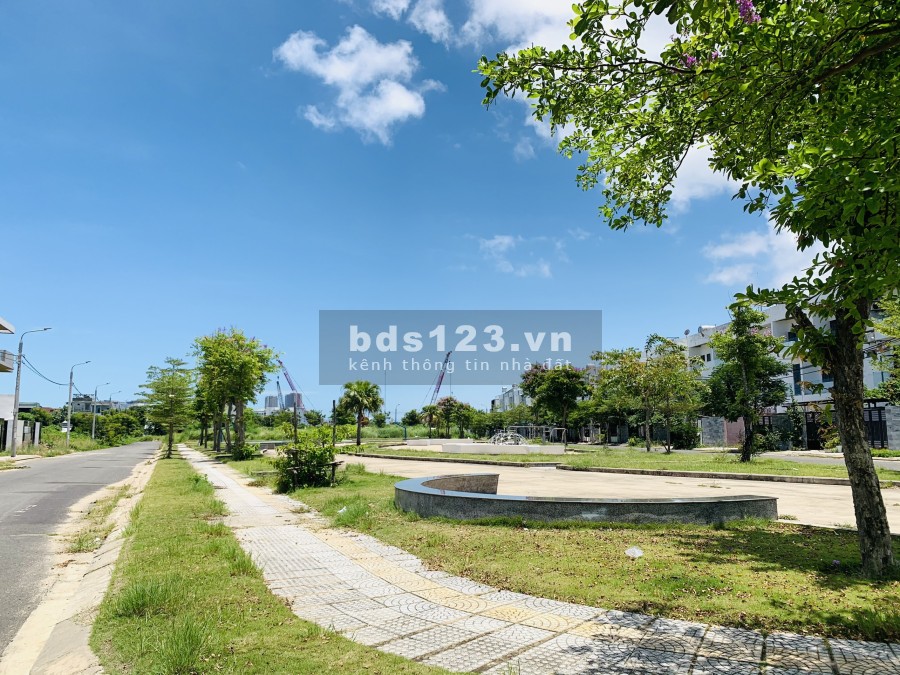 Bán nhà 2 mặt tiền - View trực diện sông Hàn - Giá chỉ 100 triệu/m2, bàn giao nội thất cơ bản