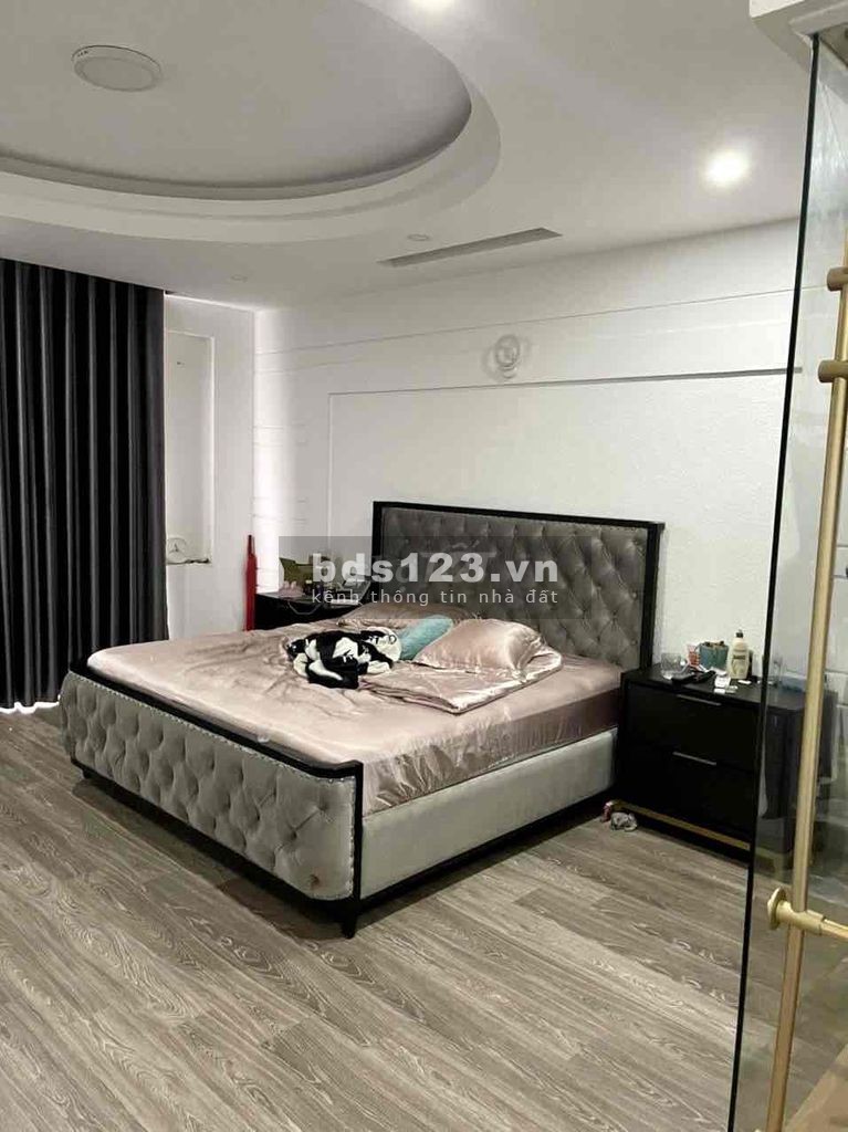 Ngộp ngân hàng bán gấp Hoàng Hoa Thám diện tích 52m2, 4 lầu 4 phòng ngủ, giá 10.8 tỷ