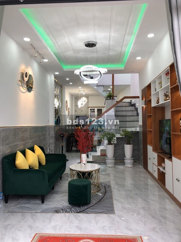 Bán nhà hẻm xe hơi Quận Tân Phú, diện tích 36m2, nhà mới tặng full nội thất giá tốt