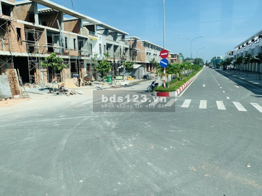 Đất nền phân lô, thổ cư 100%, sẵn sổ mua đi công chứng ngay sổ hồng riêng, lh 0901244651