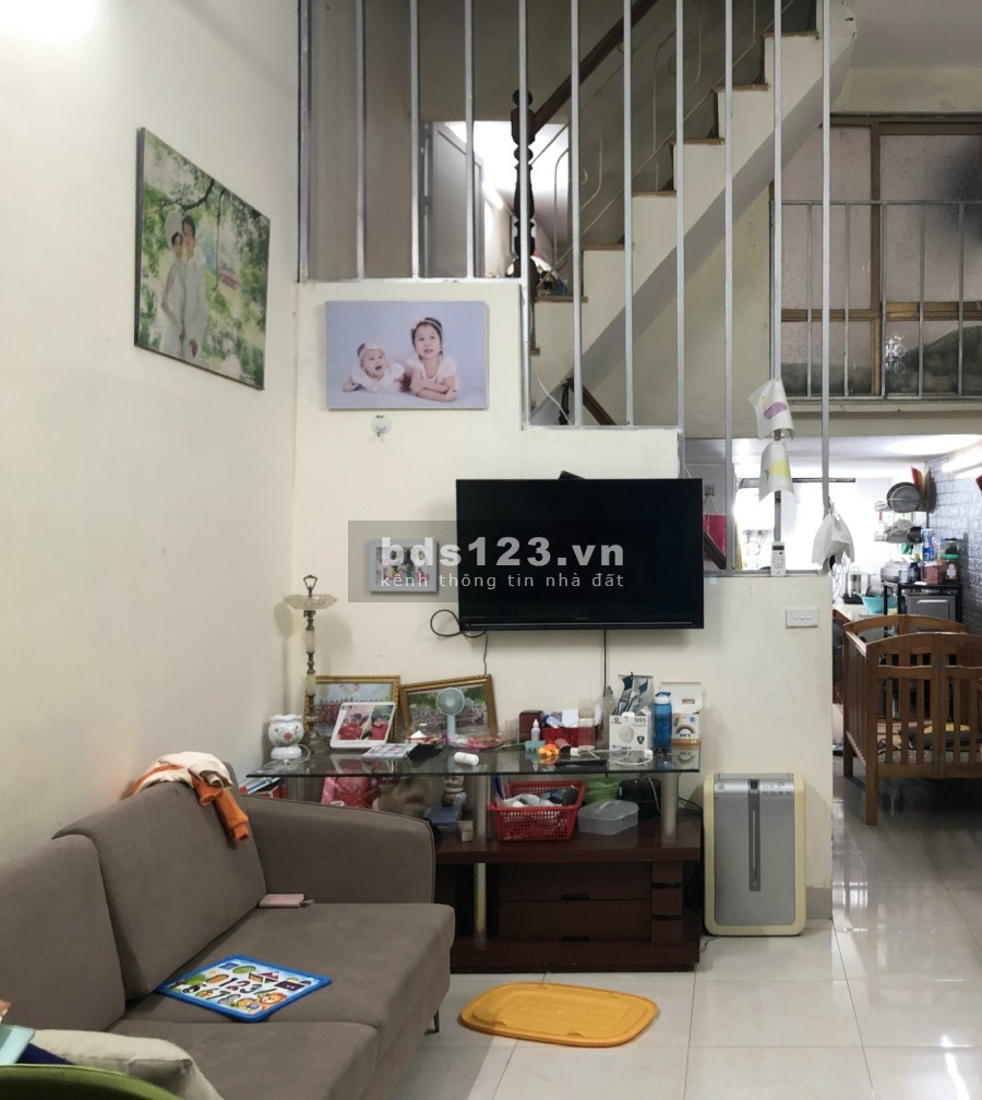 Cho thuê nhà nguyên căn 33m2 3 tầng số nhà 13 ngõ 370 Nguyễn Văn Cừ Quận Long Biên