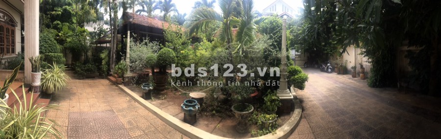Cho thuê biệt thự sân vườn diện tích siêu lớn gần trường Cao Đẳng Du Lịch giá 50 triệu/tháng