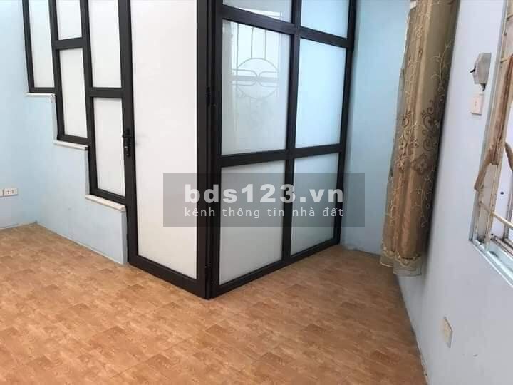 Bán nhà Đê Tô Hoàng, Gần phố ô tô 10m, giá 2,6 tỷ kiến trúc 4 tầng đúc, sổ sẵn chính chủ