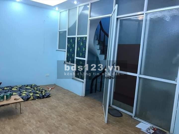 Bán nhà Đê Tô Hoàng, Gần phố ô tô 10m, giá 2,6 tỷ kiến trúc 4 tầng đúc, sổ sẵn chính chủ