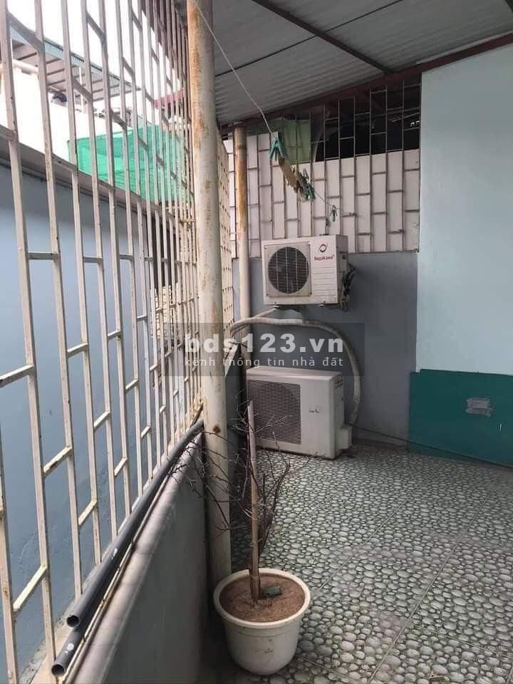 Bán nhà Đê Tô Hoàng, Gần phố ô tô 10m, giá 2,6 tỷ kiến trúc 4 tầng đúc, sổ sẵn chính chủ