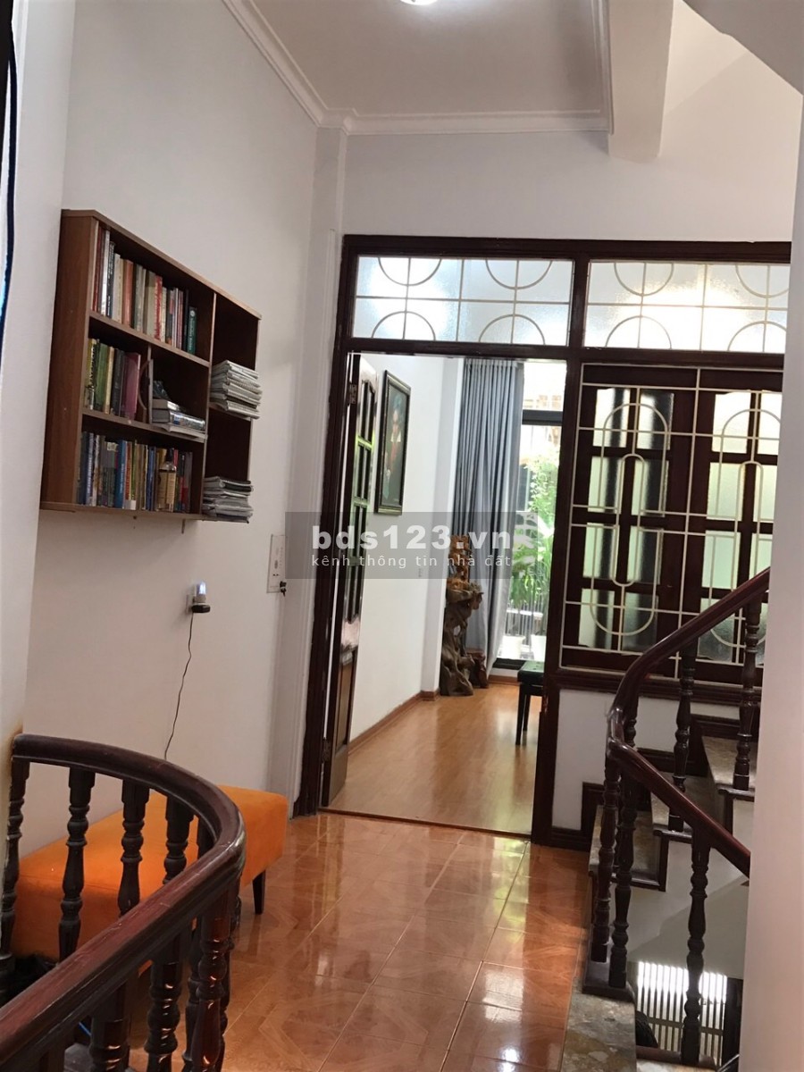 Bán nhà đẹp phố Hoàng Cầu khu phân lô bộ Công An, liên hệ 0977699899 khu dân cư