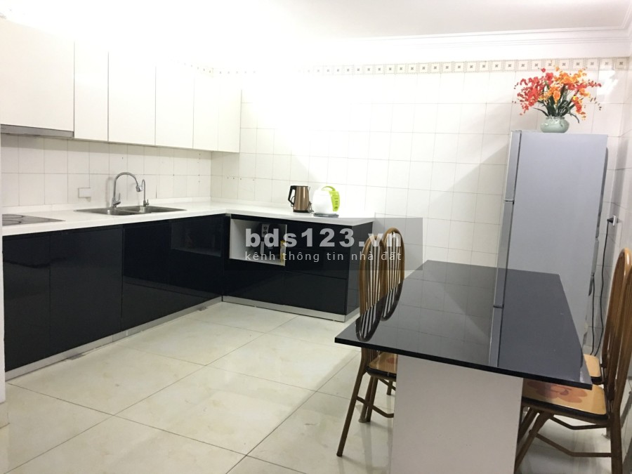 Bán nhà đẹp phố Hoàng Cầu khu phân lô bộ Công An, liên hệ 0977699899 khu dân cư
