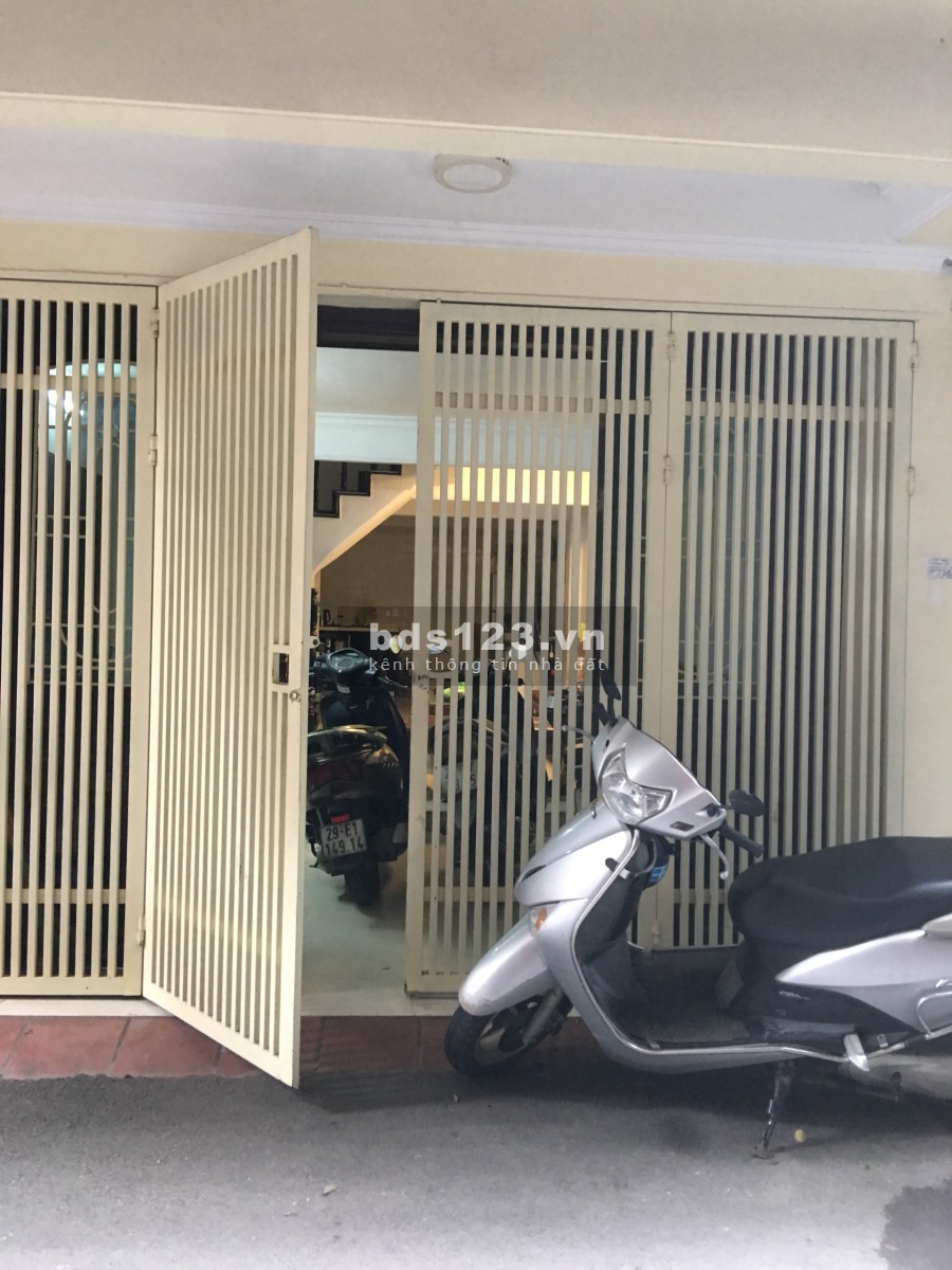Bán nhà đẹp phố Hoàng Cầu khu phân lô bộ Công An, liên hệ 0977699899 khu dân cư