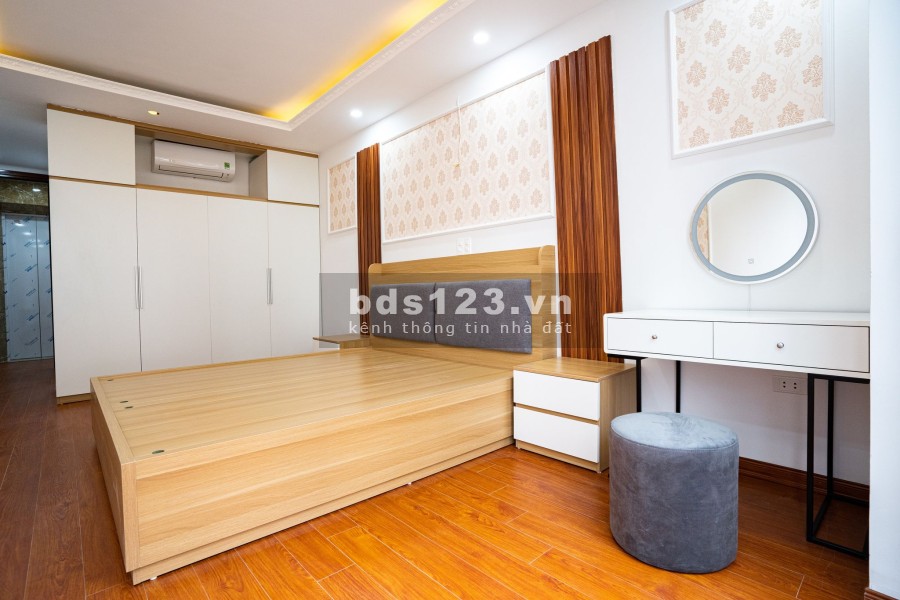 Bán nhà Nguyễn Lương Bằng dtsd 38m2 6 tầng thang máy kinh doanh được giá 9,5 tỷ