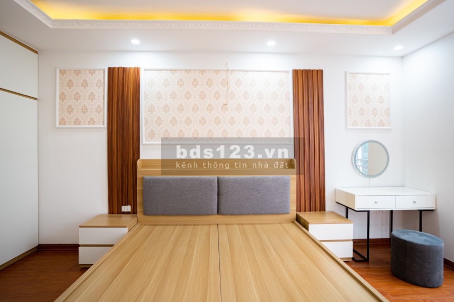 Bán nhà Nguyễn Lương Bằng dtsd 38m2 6 tầng thang máy kinh doanh được giá 9,5 tỷ