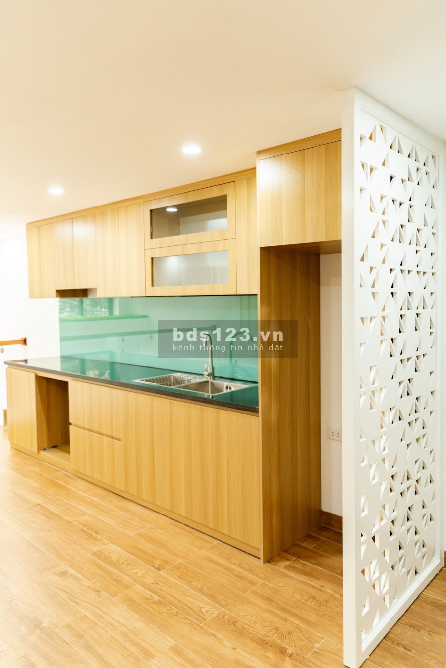 Bán nhà Nguyễn Lương Bằng dtsd 38m2 6 tầng thang máy kinh doanh được giá 9,5 tỷ