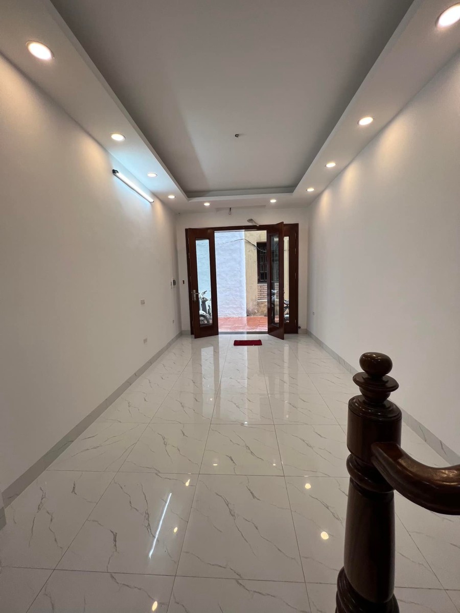 Nhà đẹp ở luôn sổ đỏ phân lô ô tô đỗ cửa 10m ra mặt phố kinh doanh văn phòng, giá tốt