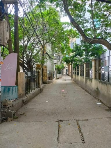 Bán nhà đẹp Kim Giang ô tô tránh 20m, sau bãi gửi ô tô, 35m2 x 5 tầng x mặt tiền 9m. Giá 3,75 tỷ