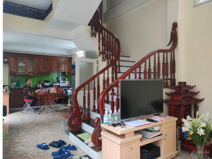 Bán nhà đẹp Kim Giang ô tô tránh 20m, sau bãi gửi ô tô, 35m2 x 5 tầng x mặt tiền 9m. Giá 3,75 tỷ