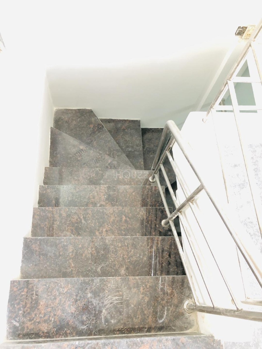 Nhà bán Quận 11 mặt tiền đường Tuệ Tĩnh 10m, nhà 2 tầng mới sửa chữa đã hoàn công, vào ở ngay