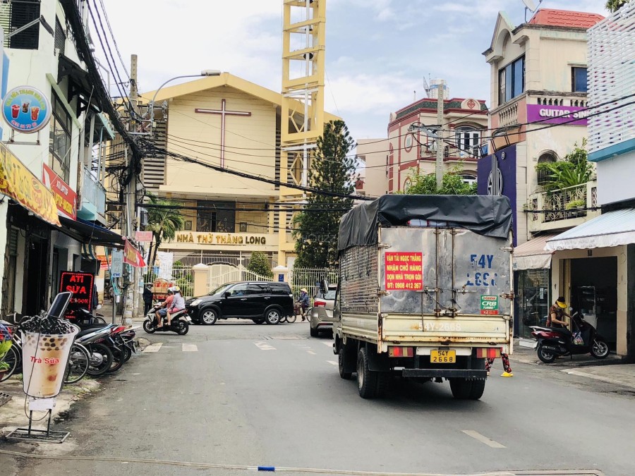 Nhà bán Quận 11 mặt tiền đường Tuệ Tĩnh 10m, nhà 2 tầng mới sửa chữa đã hoàn công, vào ở ngay