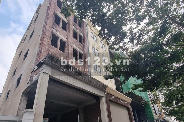 Siêu phẩm mặt phố Võ Chí Công dtsd 230m2, 7 tầng mặt tiền 6m thuận tiện vừa ở hoặc cho thuê VP