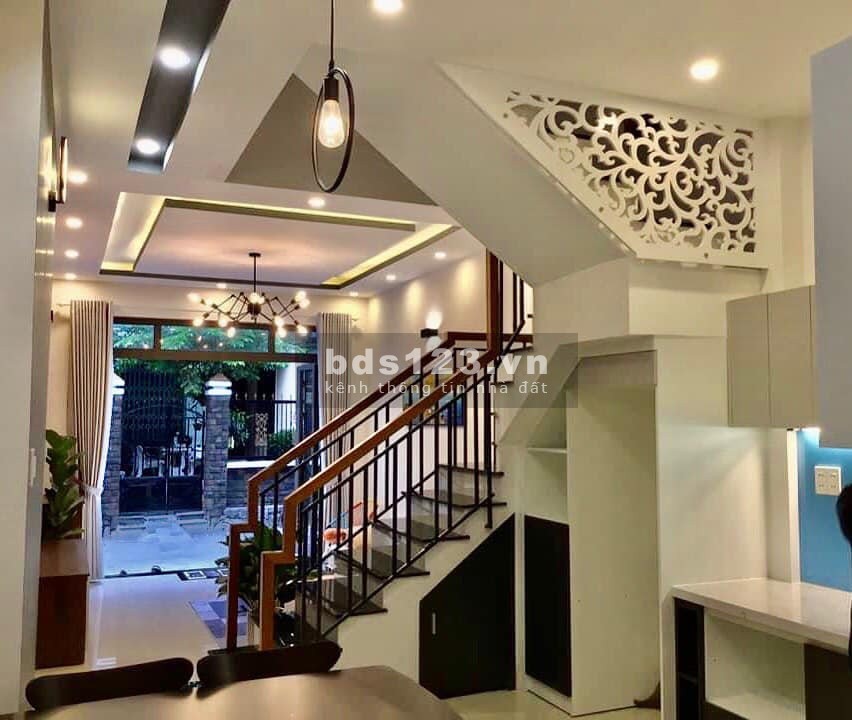 Bán nhà đẹp kiệt ô tô ra vào gần phố đầy đủ nội thất, sổ đỏ chính chủ, bàn giao ở ngay