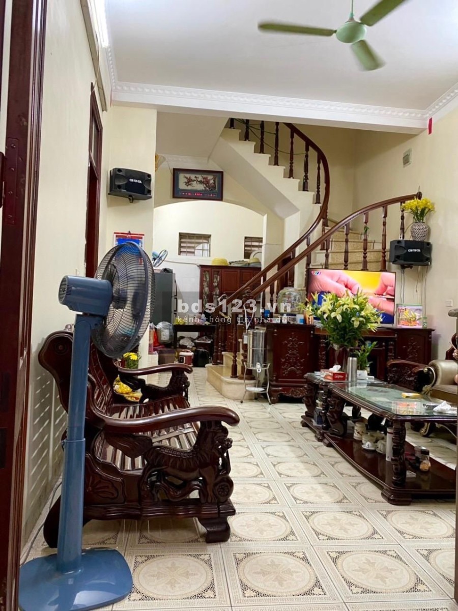 Bán gấp nhà phố Lê Lợi Quận Hà Đông, dtsd 72m2, mt 4,5m, ô tô, kinh doanh, hơn 4 tỷ. 0981862462