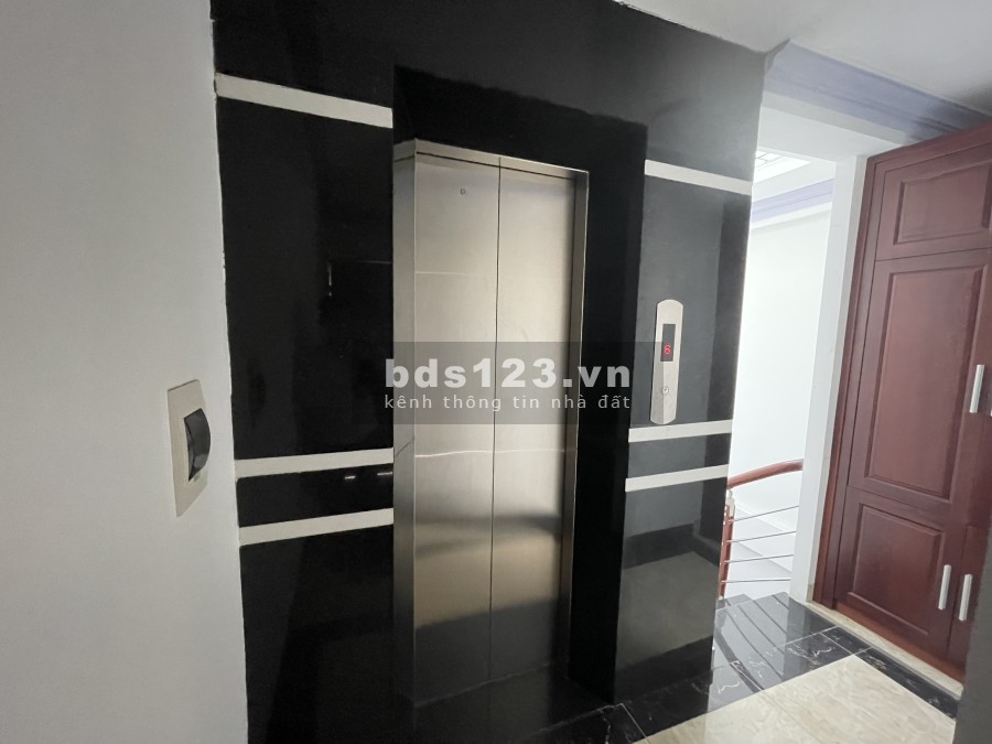 Bán căn nhà 6 tầng phố Vũ Miên, Làng Yên Phụ cách Hồ Tây 40m, có thang máy