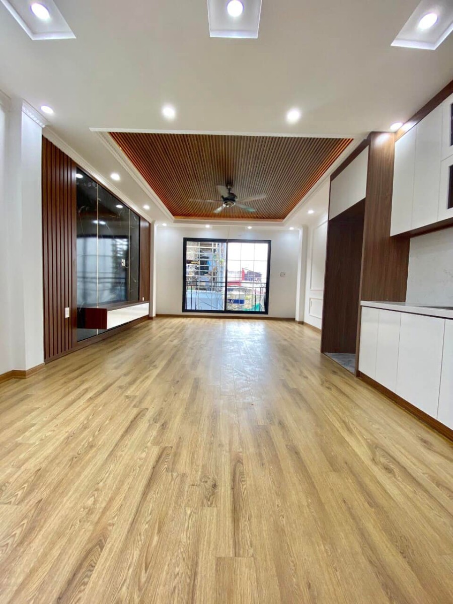 Nhà Phùng Khoang đẹp ở ngay, 5m ô tô, thông 6T thang máy ở kd chỉ 6.2 tỷ TL
