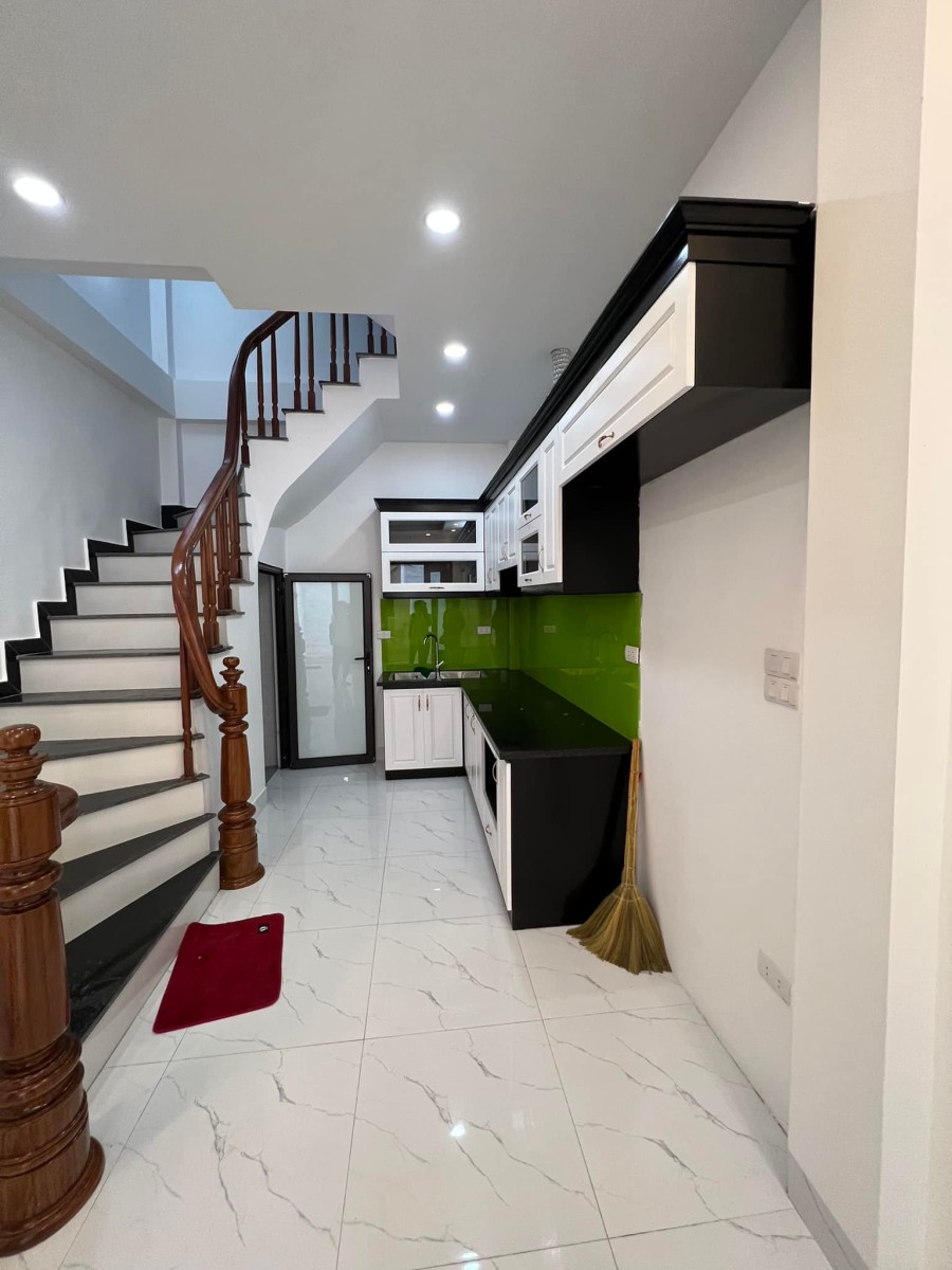 Nhà đẹp ở luôn sổ đỏ phân lô ô tô đỗ cửa 10m ra mặt phố kinh doanh văn phòng, giá tốt