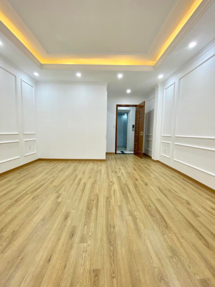 Nhà Phùng Khoang đẹp ở ngay, 5m ô tô, thông 6T thang máy ở kd chỉ 6.2 tỷ TL