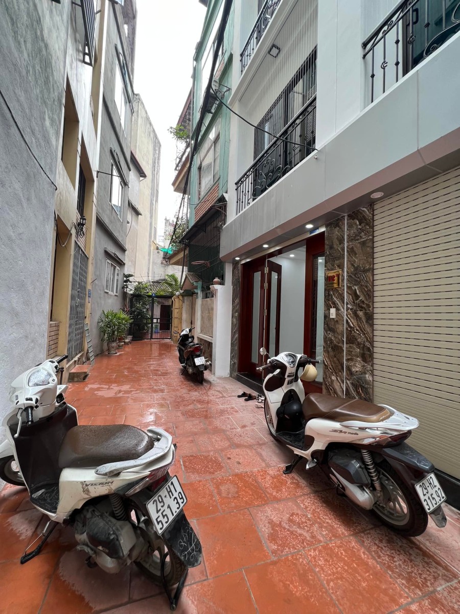 Nhà đẹp ở luôn sổ đỏ phân lô ô tô đỗ cửa 10m ra mặt phố kinh doanh văn phòng, giá tốt