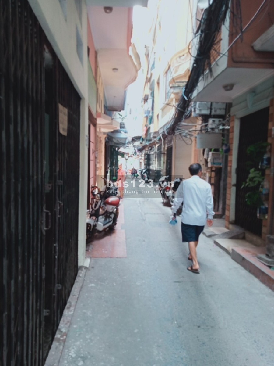 Bán nhà kinh doanh tốt, diện tích 30m2, 2.5 tầng, giá bán 3.3 tỷ, thương lượng, ngõ 874 Minh Khai